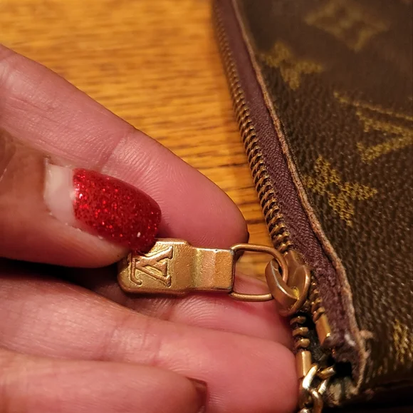 Louis Vuitton Brown Gold Monogram Pochette Cles Coin Wallet Purse Bag - Picture 9 of 10